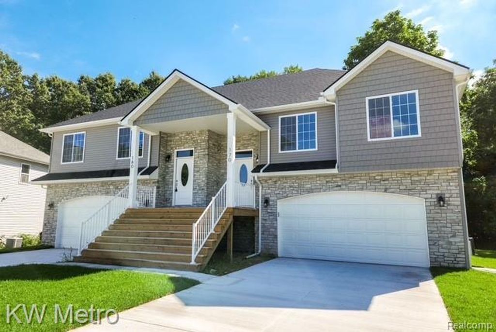 225 Whispering Pines Drive 13, Fenton city