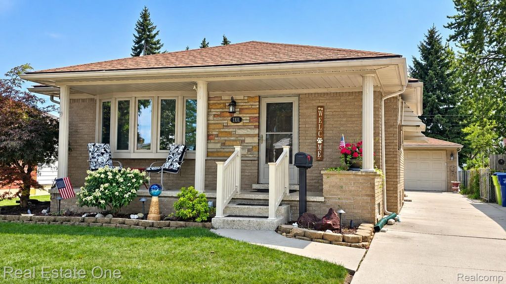 1101 Michigan Boulevard, Lincoln Park