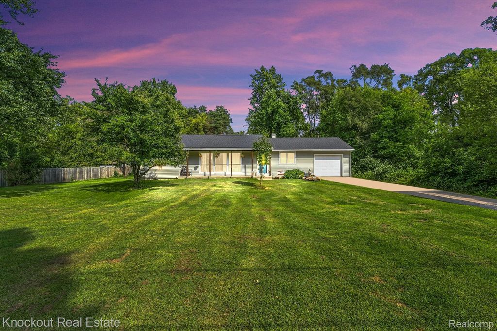1920 E Chippewa River Road, Homer township