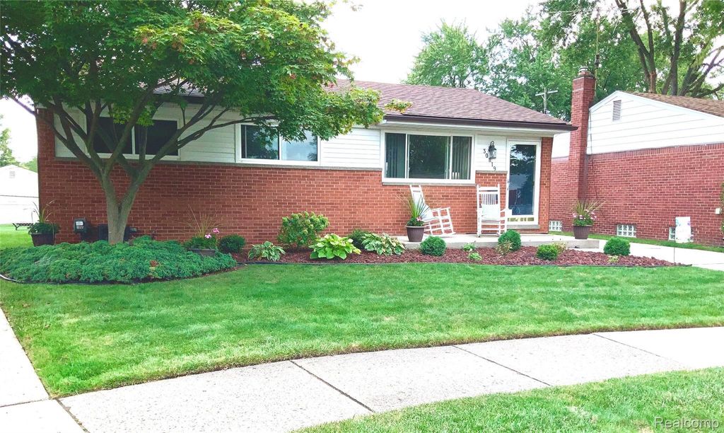 30819 Stephen Court, Westland