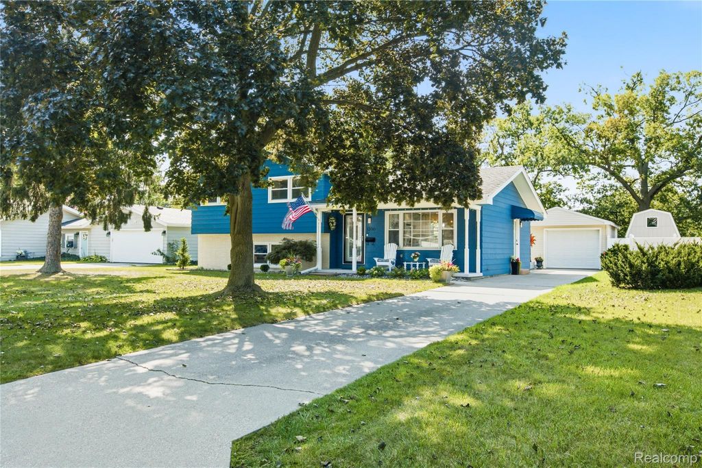 1300 Briarwood Drive, Port Huron city