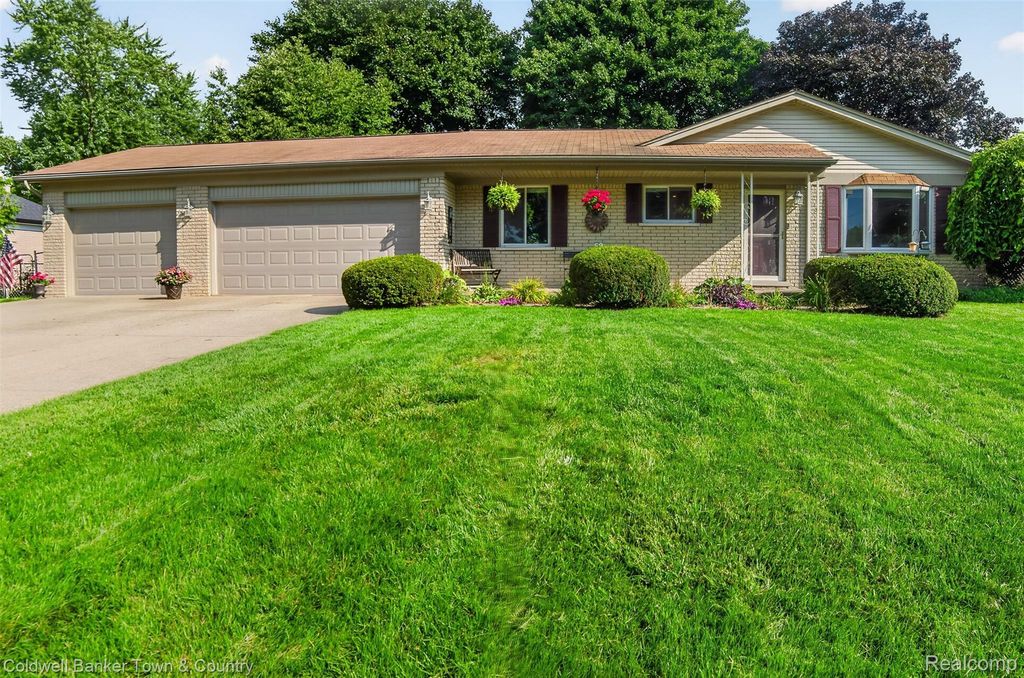 6282 Peach Drive, Independence charter township