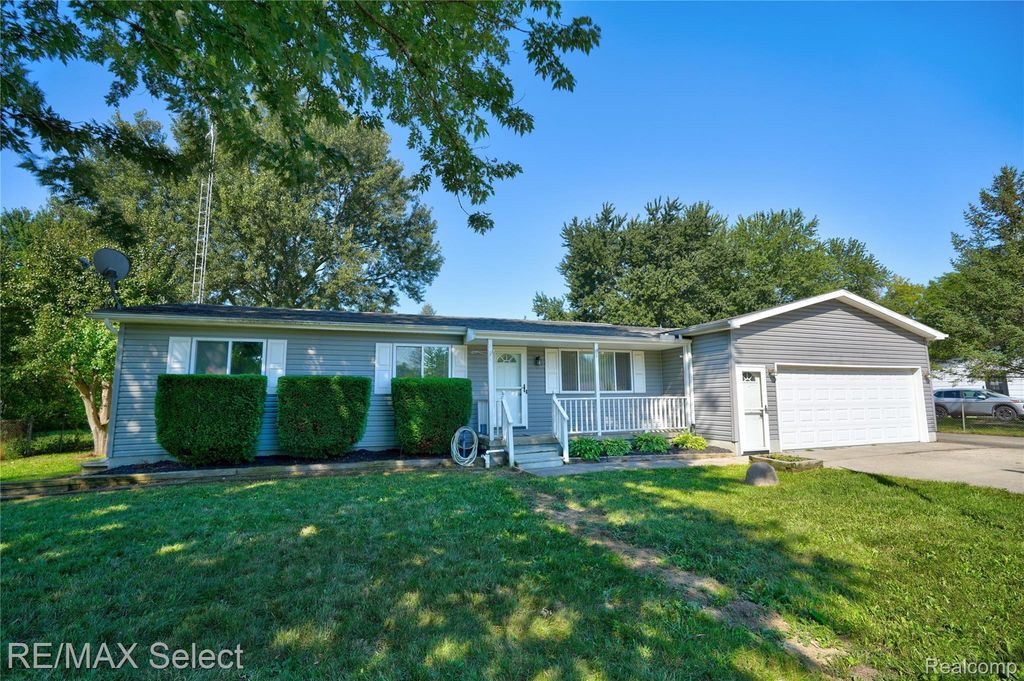 2122 Hillsdale Drive, Davison township