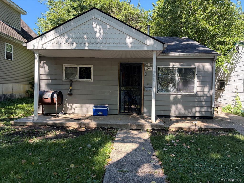 8443 Mettetal Street, Detroit