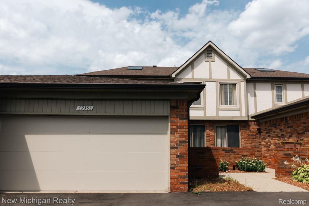 49355 Marquette Court, Shelby Twp