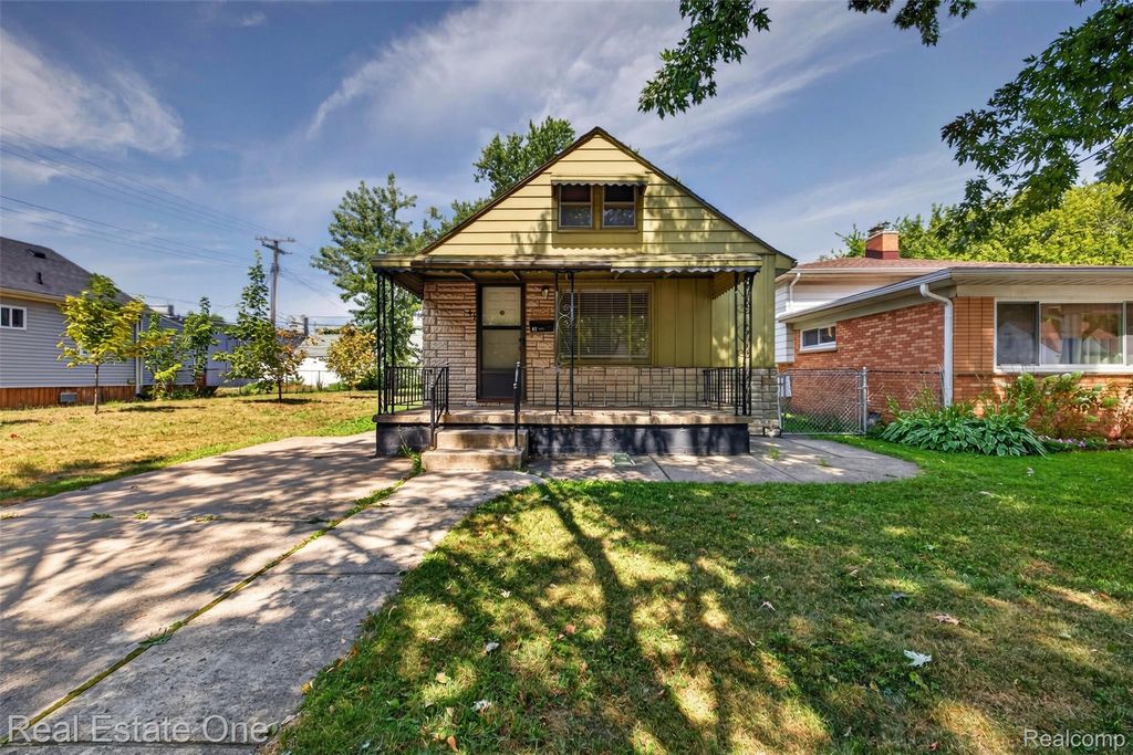 41 E Maxlow Avenue, Hazel Park city