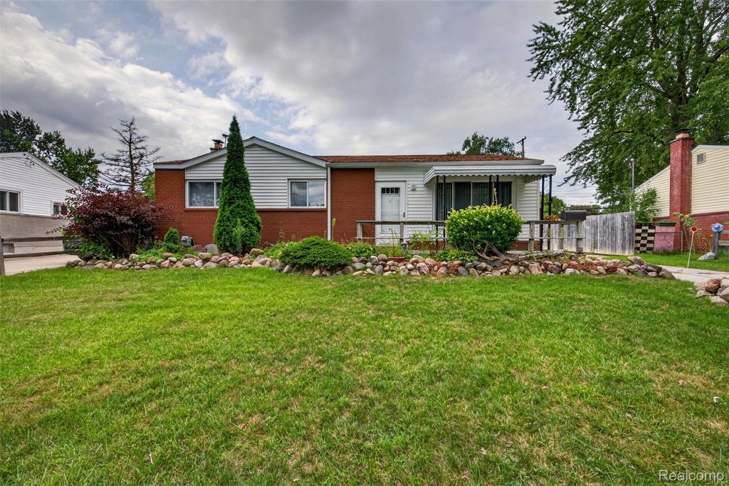 310 Tamarac Drive, Davison city