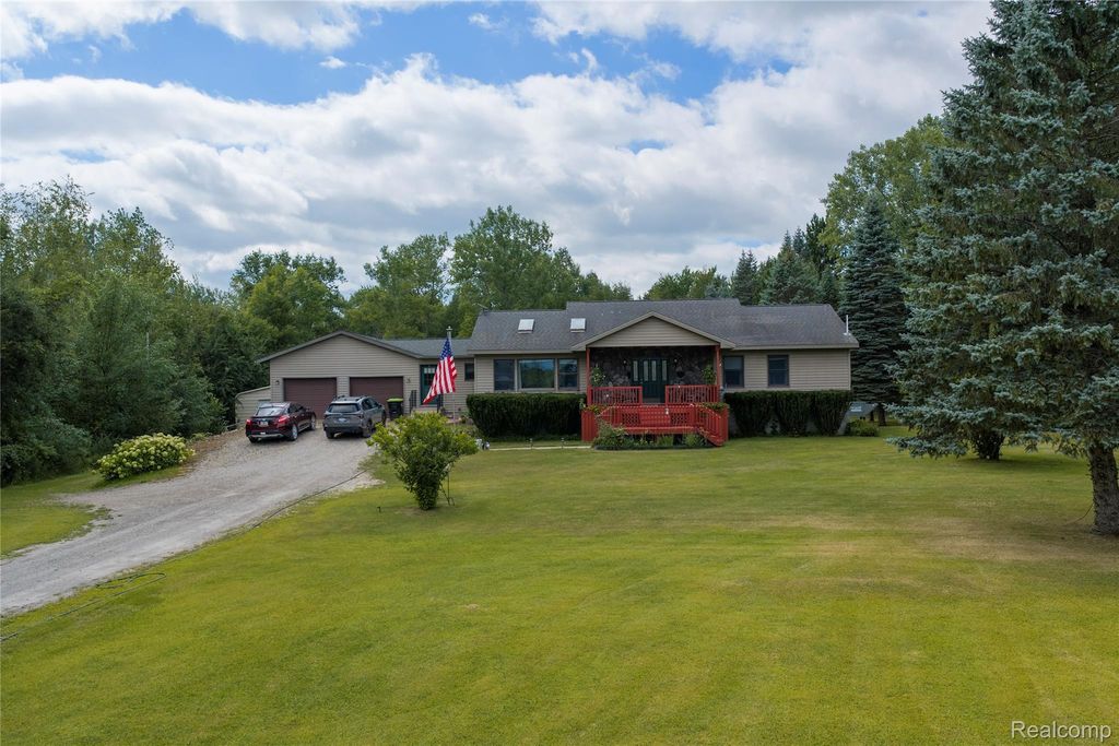 2392 Davis Road, Au Gres township
