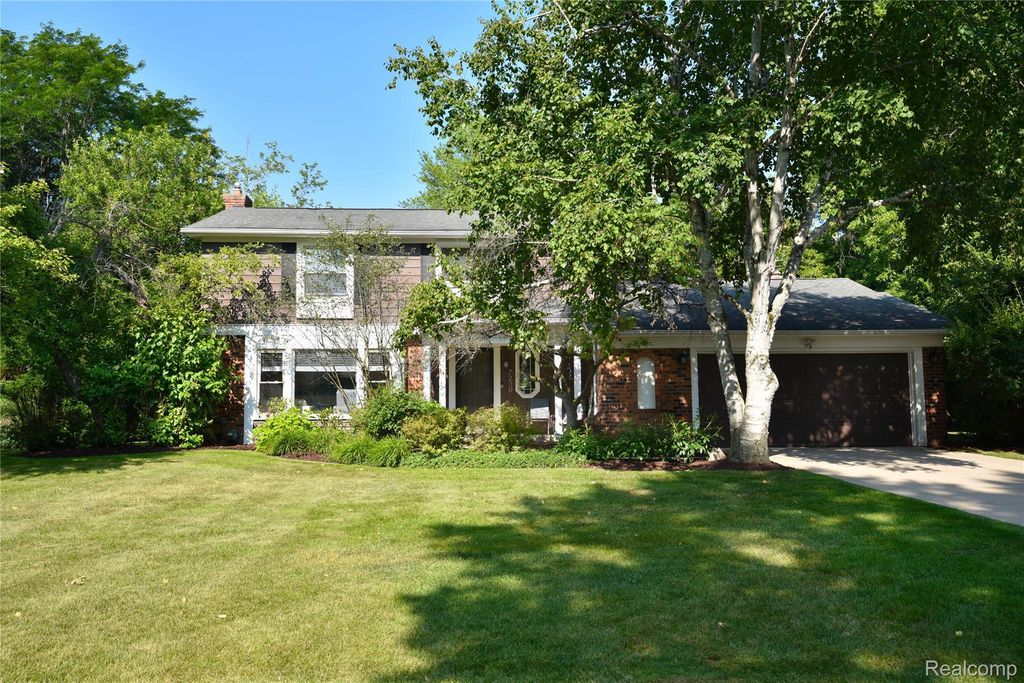 7230 Riverstone Road, West Bloomfield