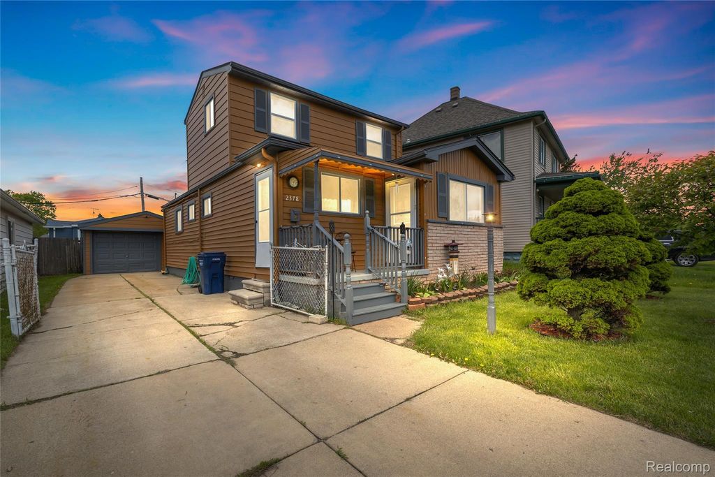 2378 River Drive, Lincoln Park city