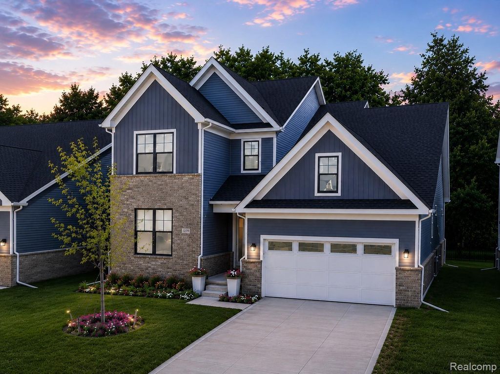 7679 Larchwood Drive, West Bloomfield