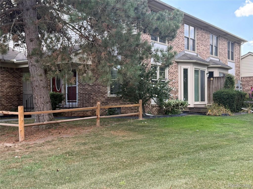 38505 Yarmouth Street, Clinton Twp