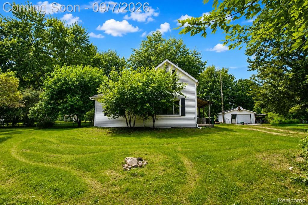 8368 Vassar Road, Arbela township