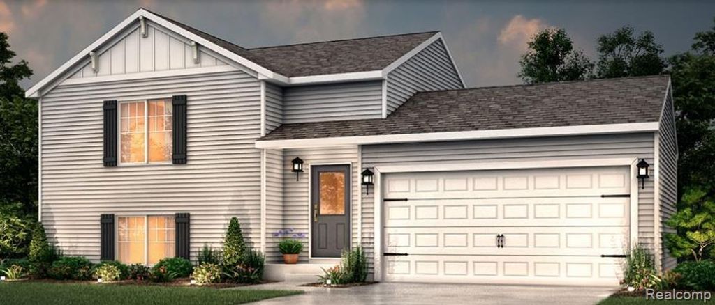8007 Moonlight Creek Lane, Handy township