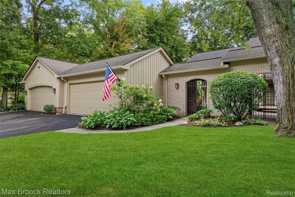 1188 Glenpointe Court, Bloomfield Hills