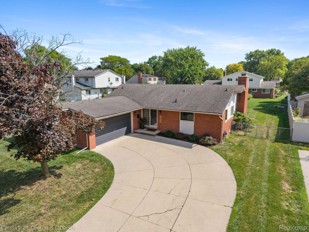 16918 Comstock Street, Livonia city
