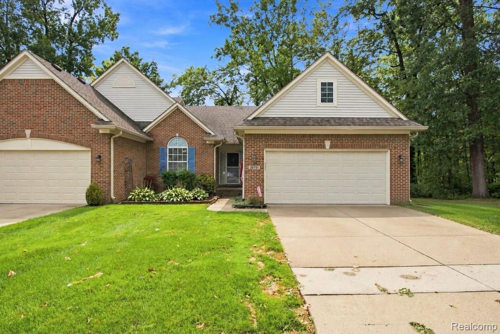 22791 Coachlight Circle, Taylor