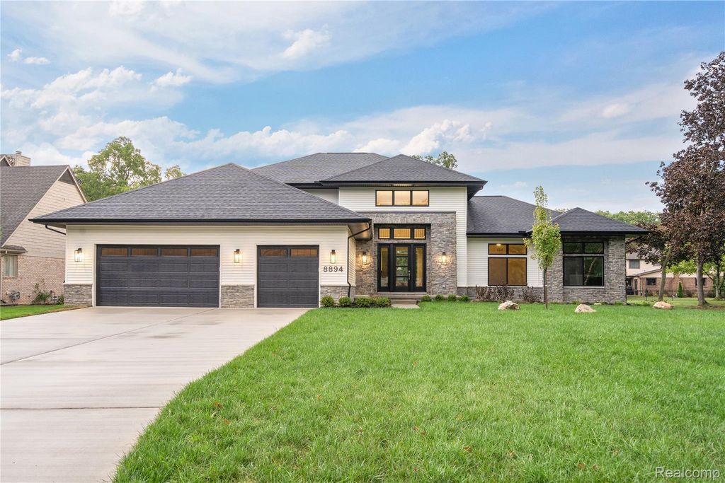 8894 Marquette Drive, Grosse Ile township