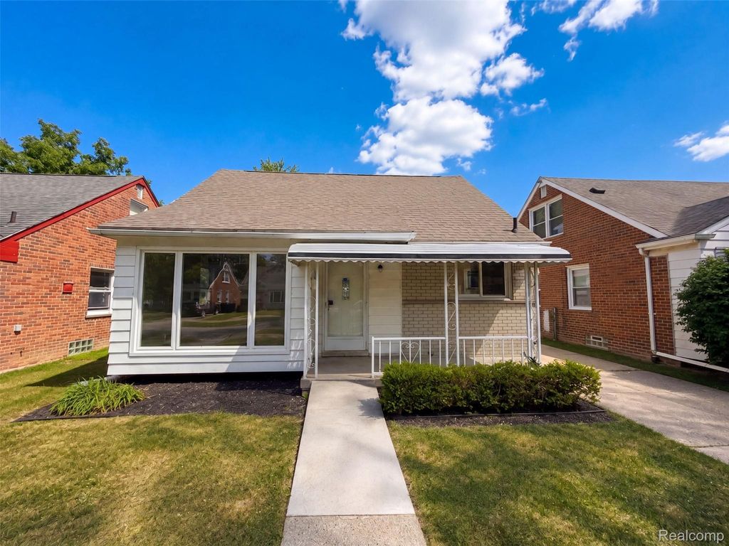 9608 Lenore, Redford