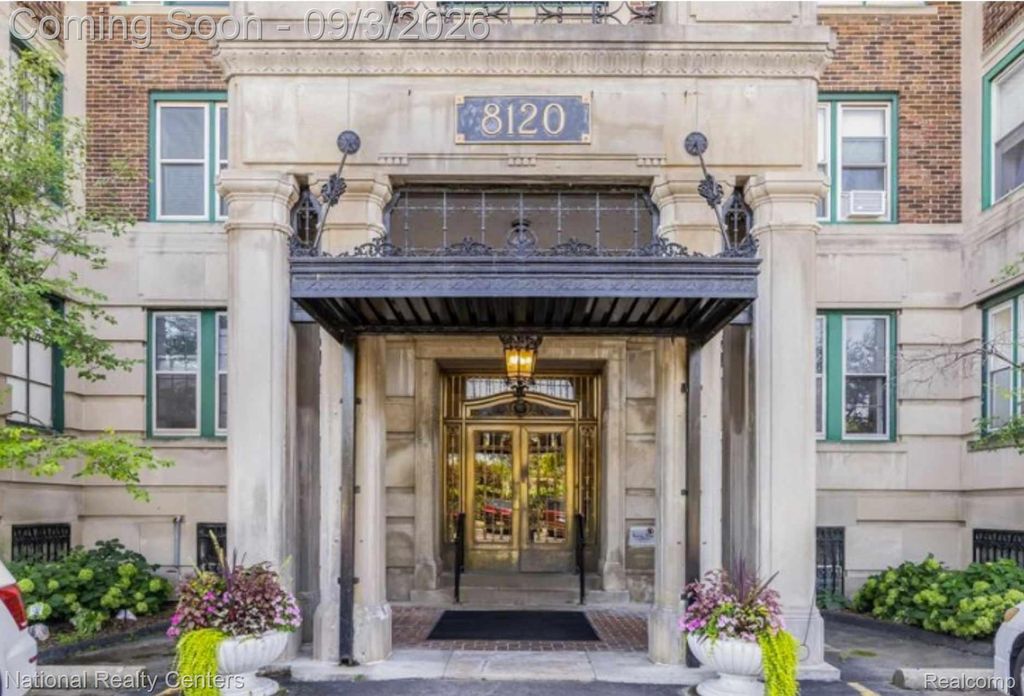8120 E Jefferson Avenue 5k, Detroit