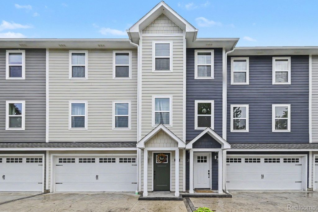 204 Oakwood Street, Holly village