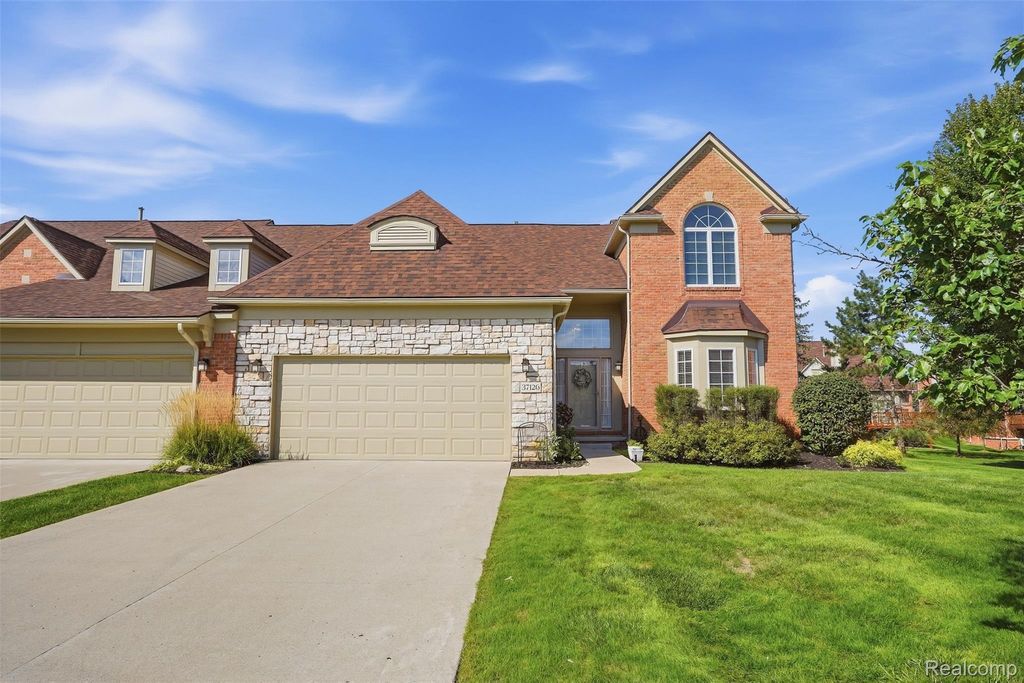 37126 Southwind Court, Farmington Hills