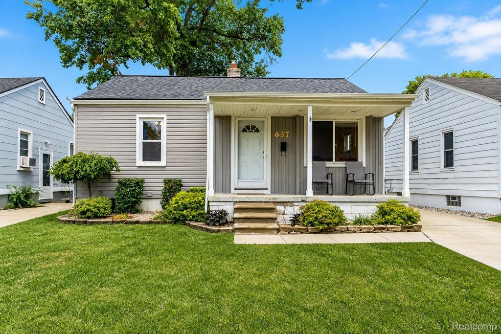 637 E Coy Avenue, Hazel Park