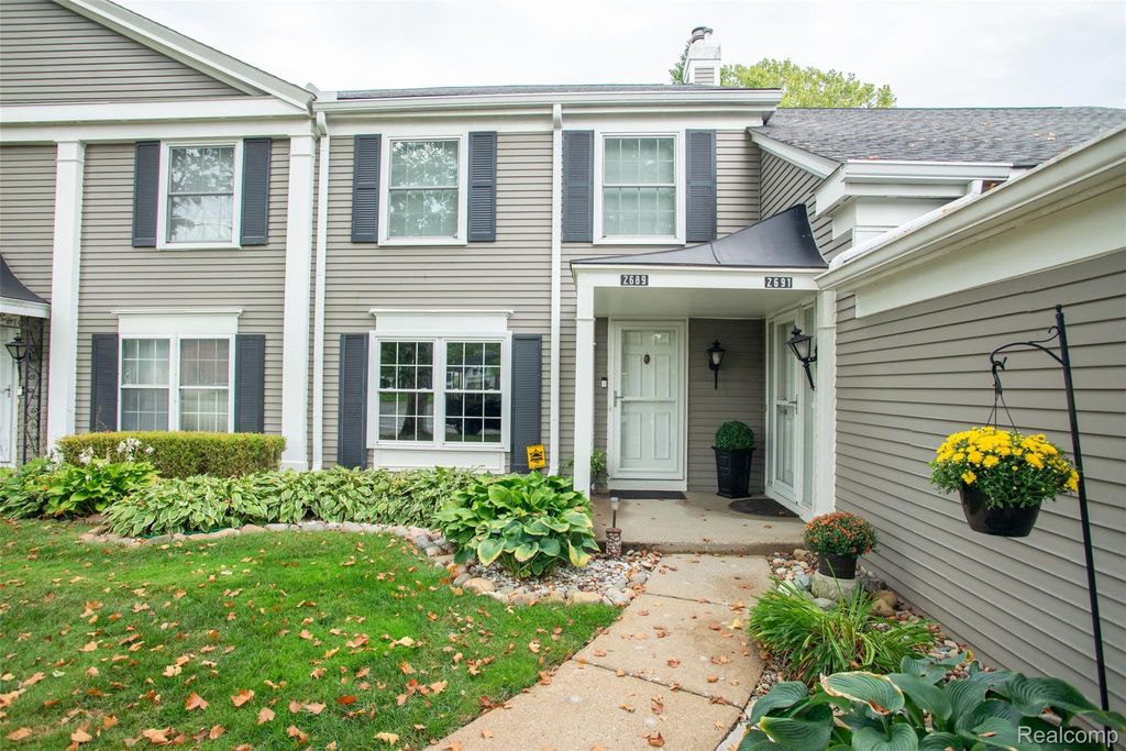 2689 Williamsburg Circle, Auburn Hills