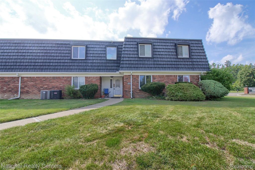 1800 Colonial Village Way 3, Waterford