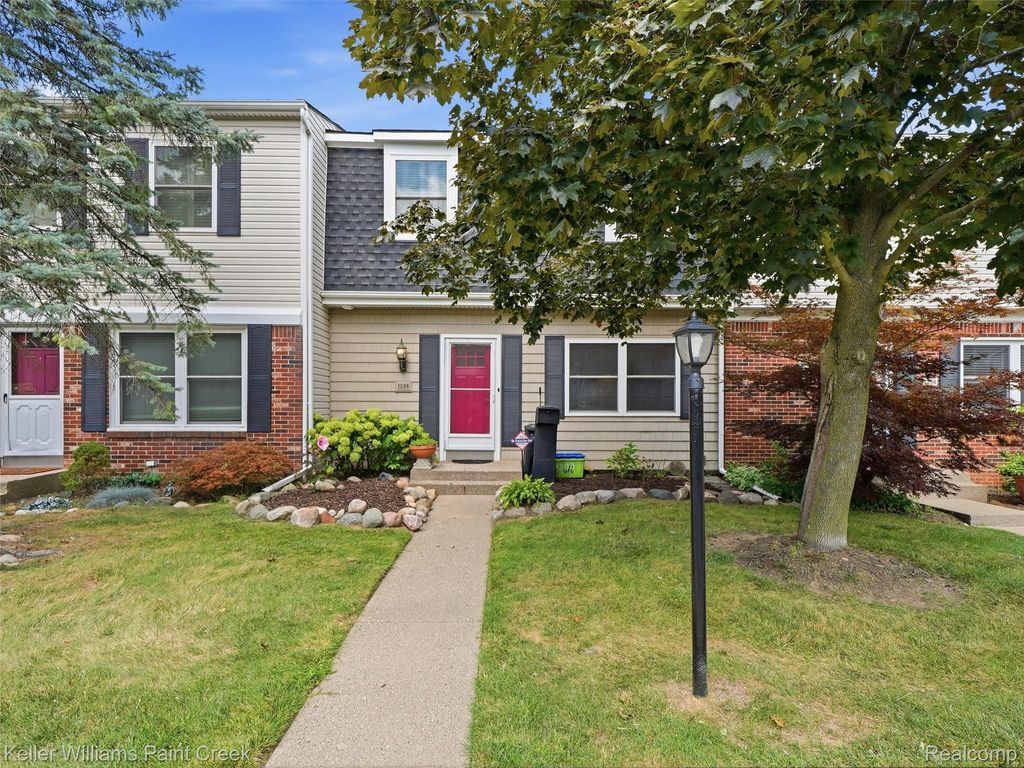 1208 Lear Court, Rochester Hills city