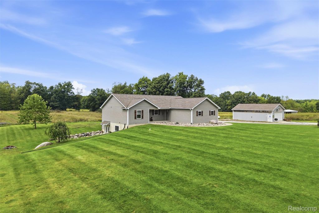7433 Mabley Hill Road, Tyrone township