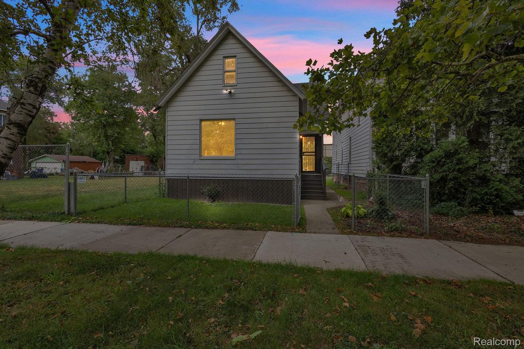 4450 Military Street, Detroit city