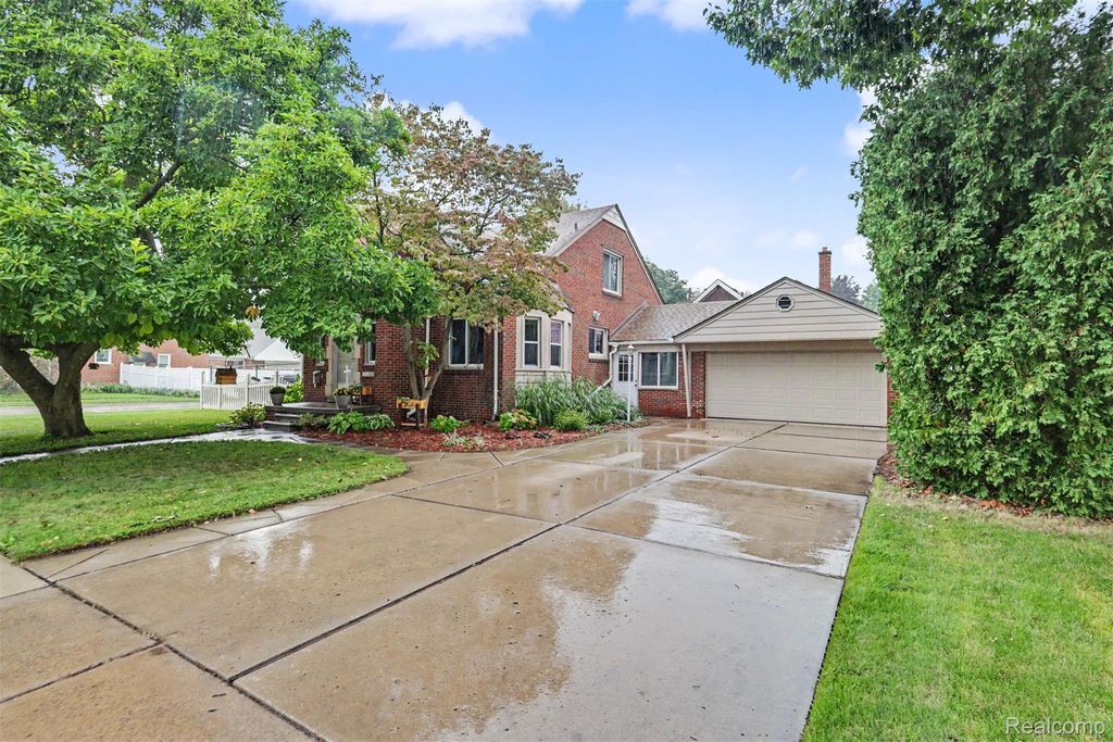 7136 Rosedale Boulevard, Allen Park