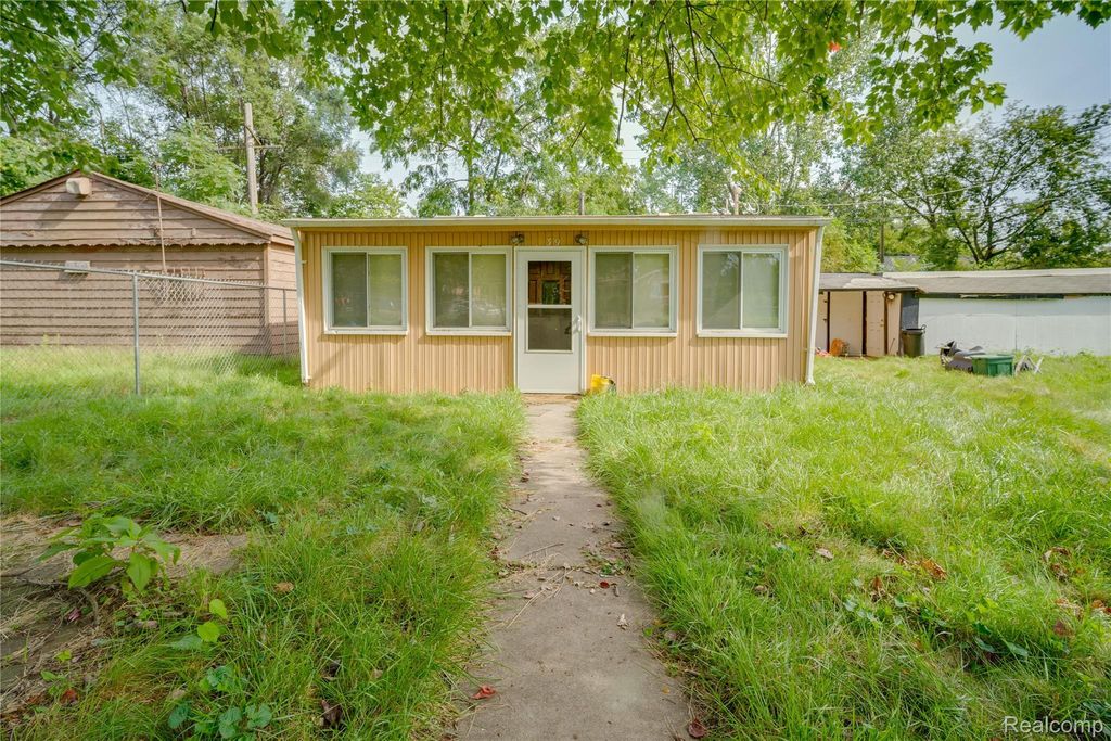 39 Cherrygrove Street, Ecorse city