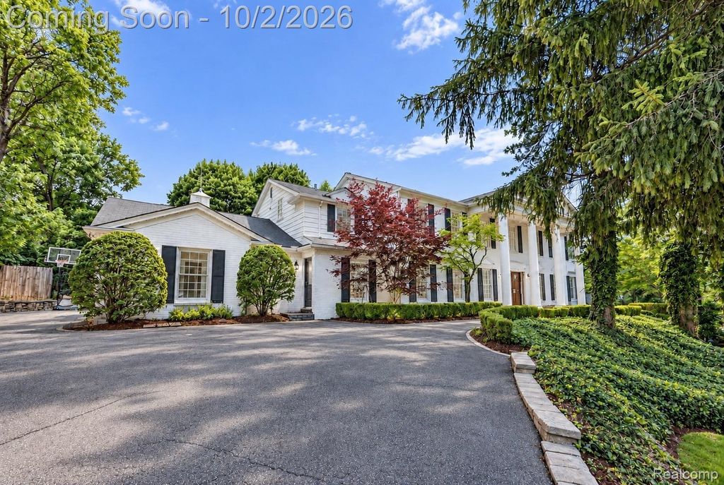 140 Linda Court, Bloomfield Hills