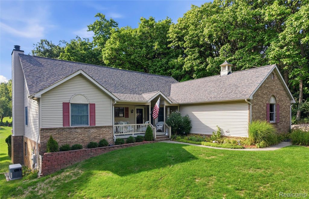 11325 Hartland Road, Tyrone township
