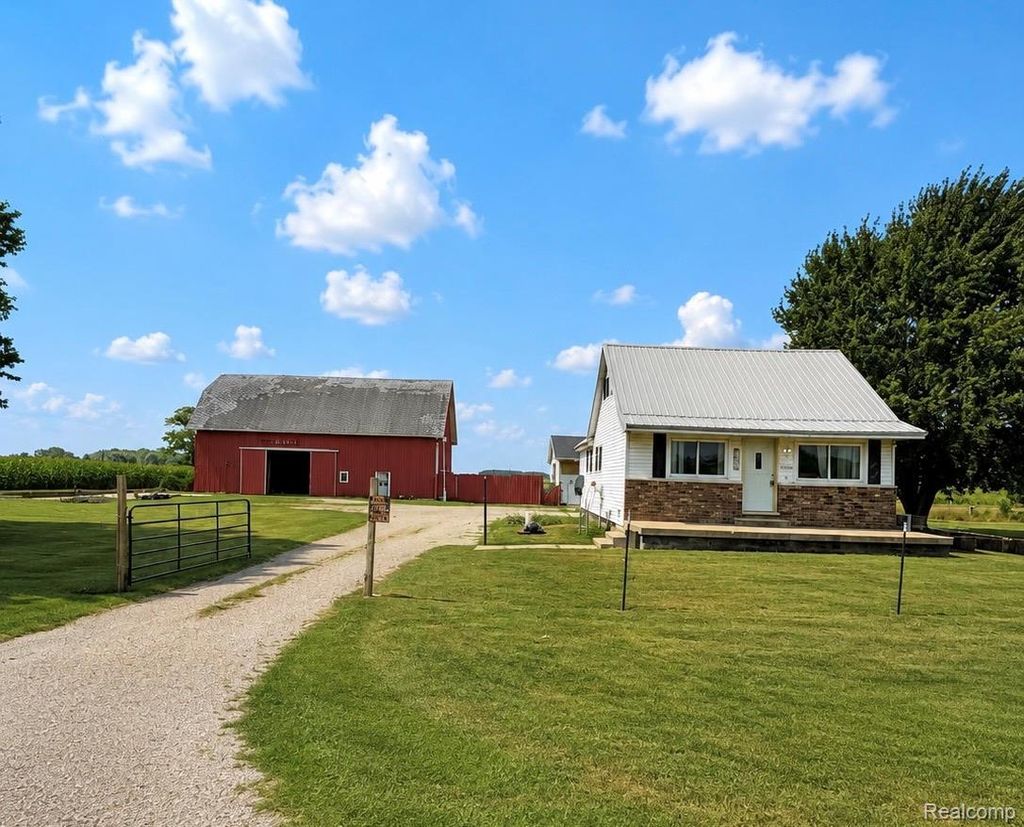 2498 S Wisner Road, North Star township