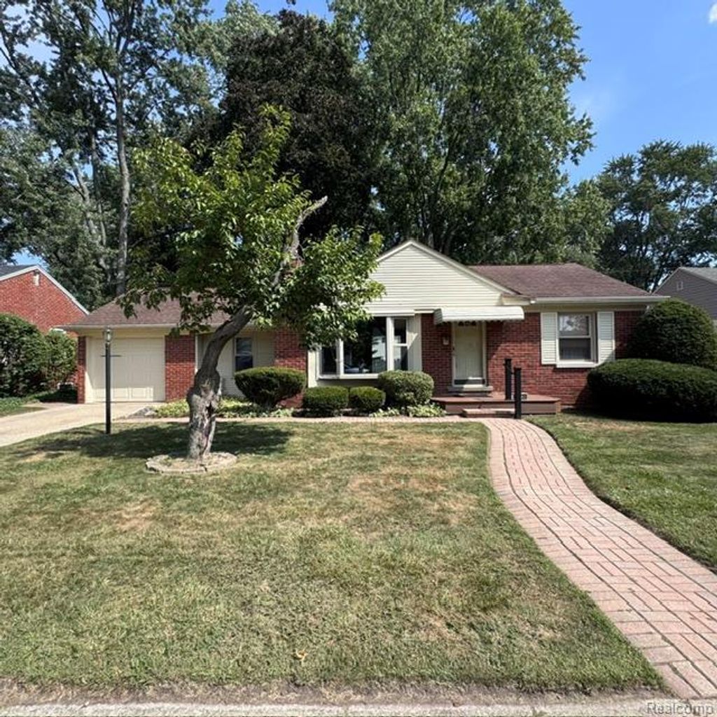 23136 Lilac Street, Farmington city