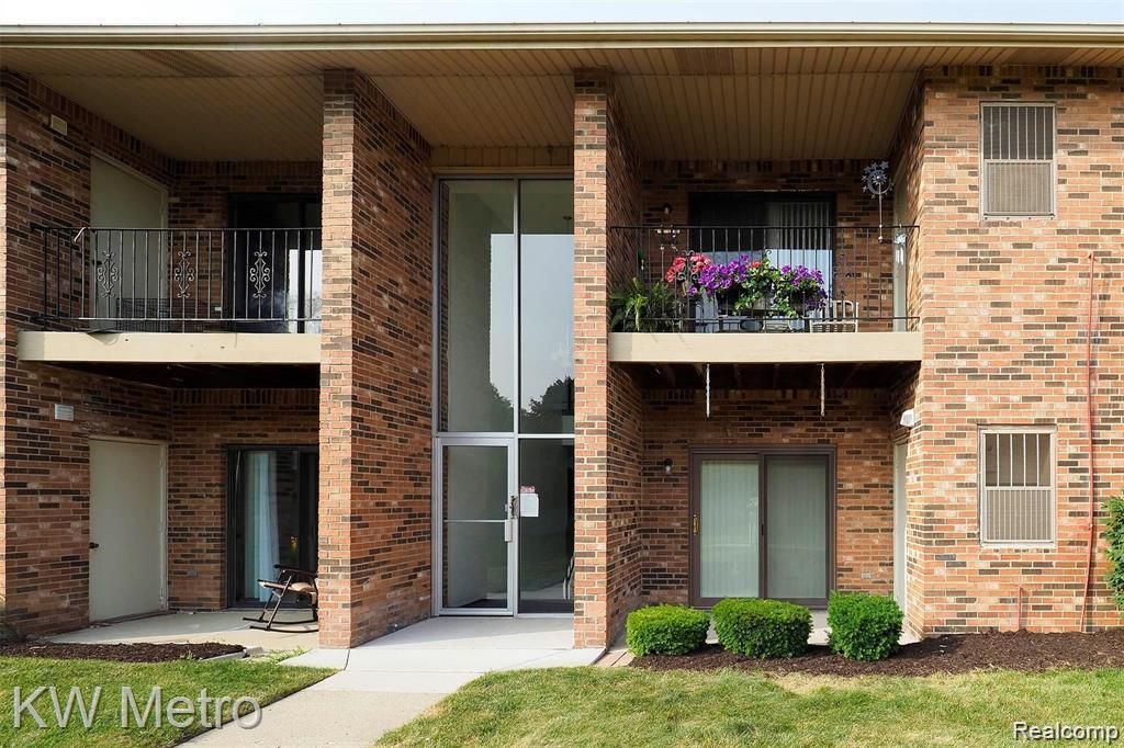 15014 Island Drive, Sterling Heights