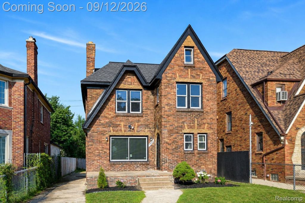 17545 Pennington Drive, Detroit