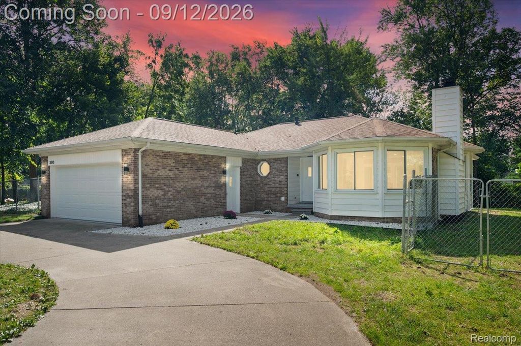 380 E South Boulevard S, Troy city