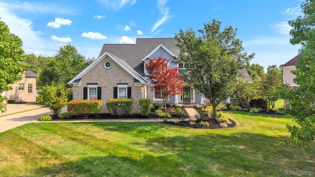50145 Tottenham Court, Canton charter township