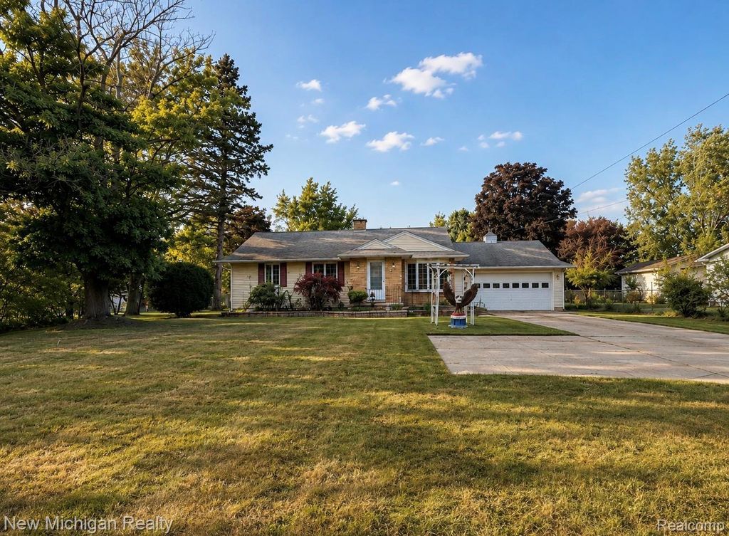 7524 Reid Road, Gaines township