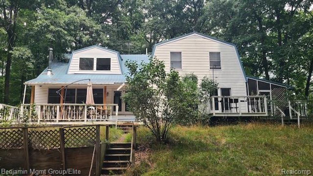 589 W Dexter Trail, Mason