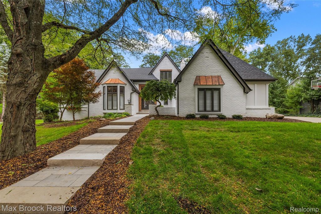 4335 Echo Road, Bloomfield Hills