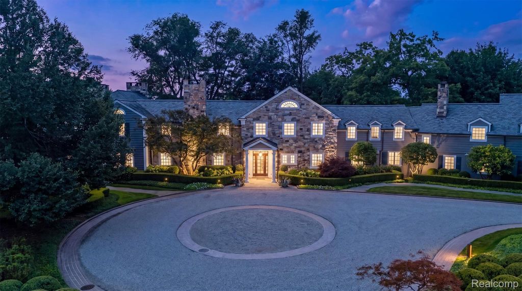 2600 Turtle Lake Drive, Bloomfield charter township