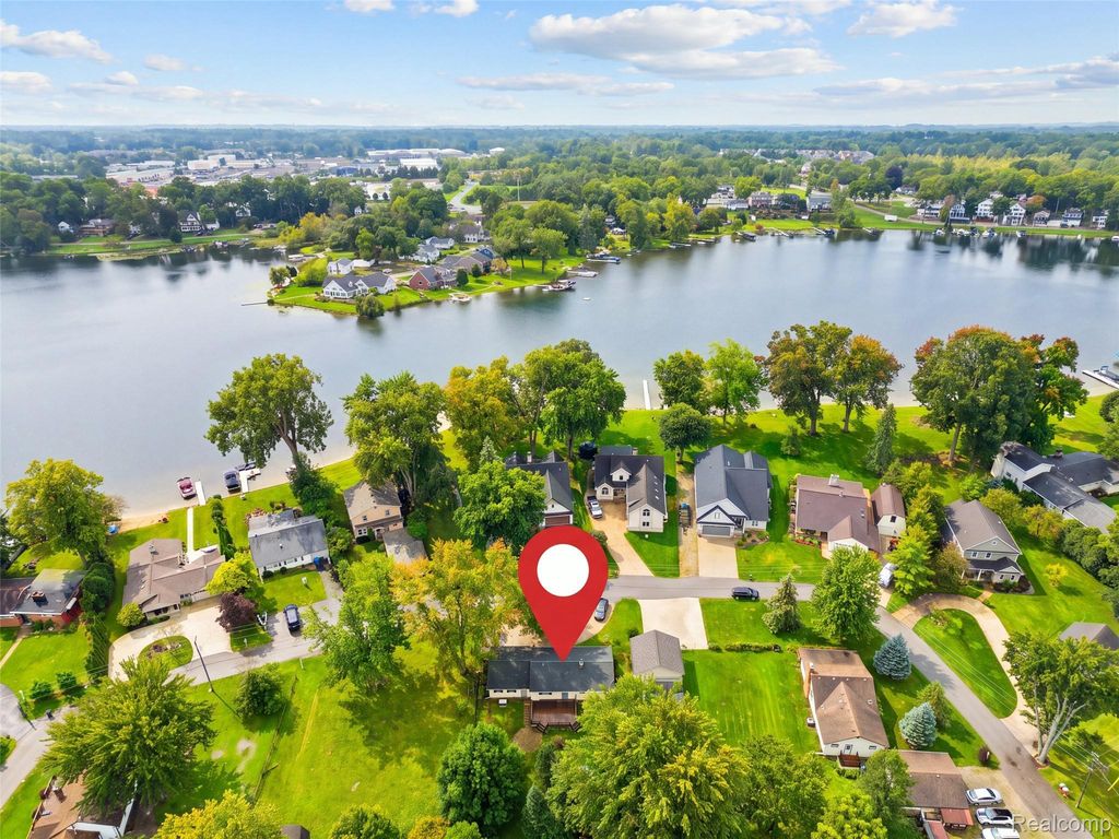 1353 Elmhurst Drive, Howell