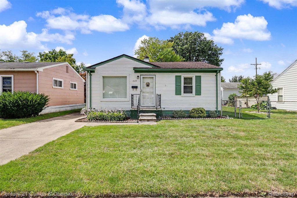 8024 Oak Street, Taylor city