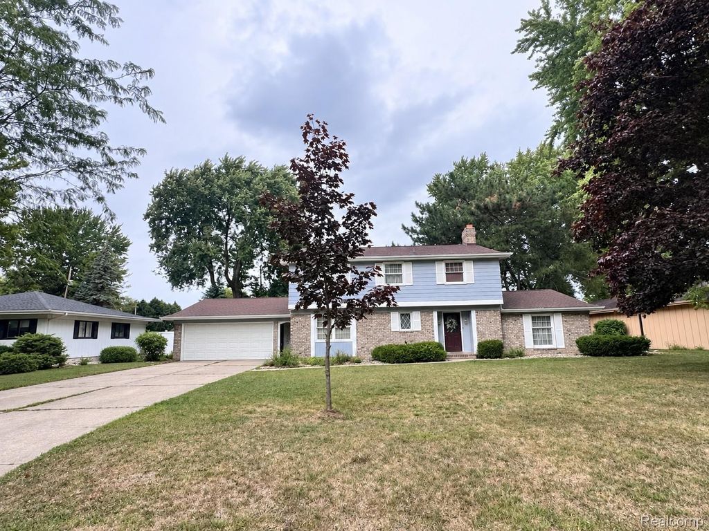 4710 Village Drive, Saginaw