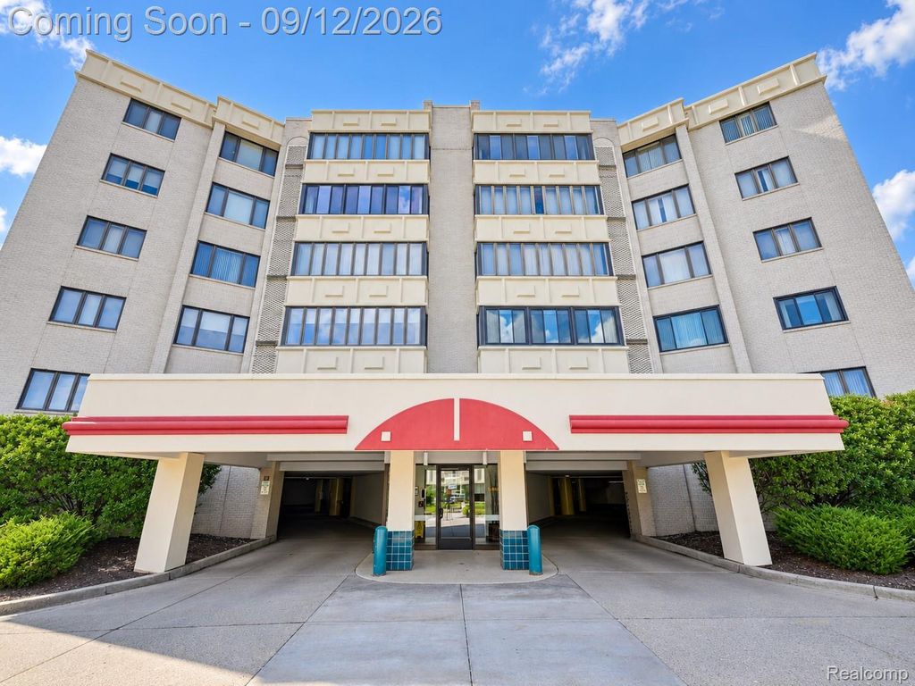 43050 12 Oaks Crescent Drive 4055, Novi